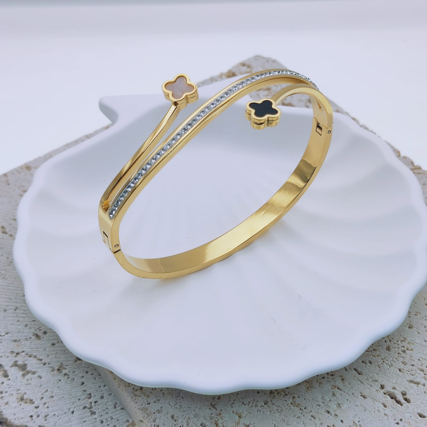 Gold Clover Leaf Bangle